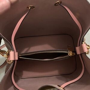 Louis Vuitton NeoNoe in Rose Poudre